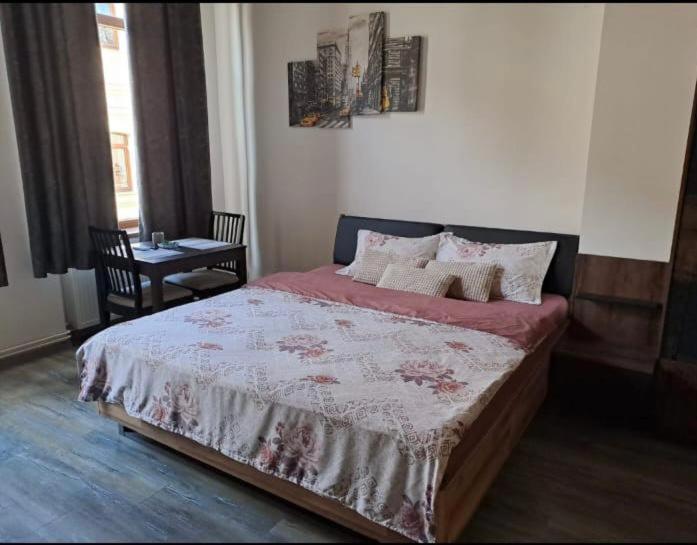Bistro Centru Vechi Craiova Hotel Bagian luar foto