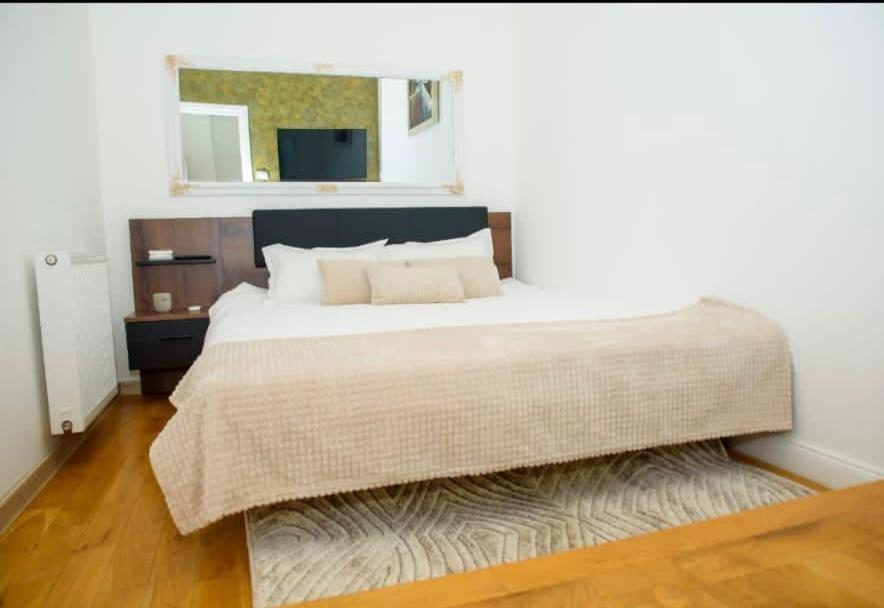 Bistro Centru Vechi Craiova Hotel Bagian luar foto